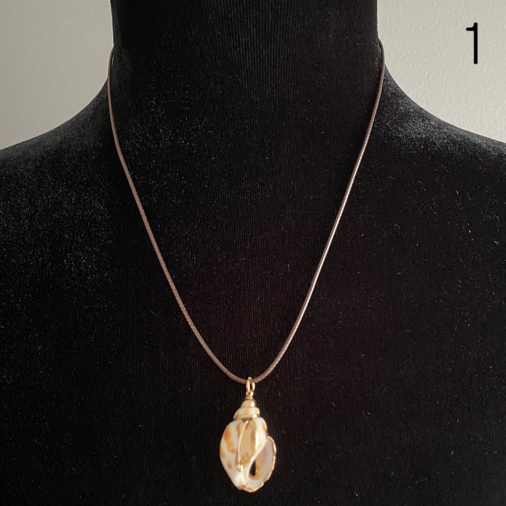 NEW Conch Shell Necklace - Picture 4 of 7